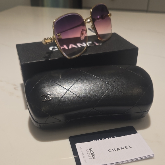 CHANEL Accessories - CHANEL Gold Frame Sunglasses with Purple Gradient Lenses
